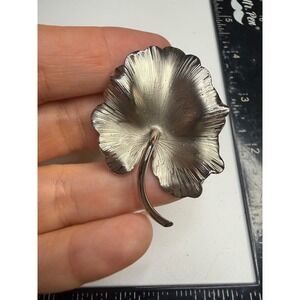 Giovanni Silver Tone Leaf Brooch Pin Brushed Finish Nature Inspired Jewelry